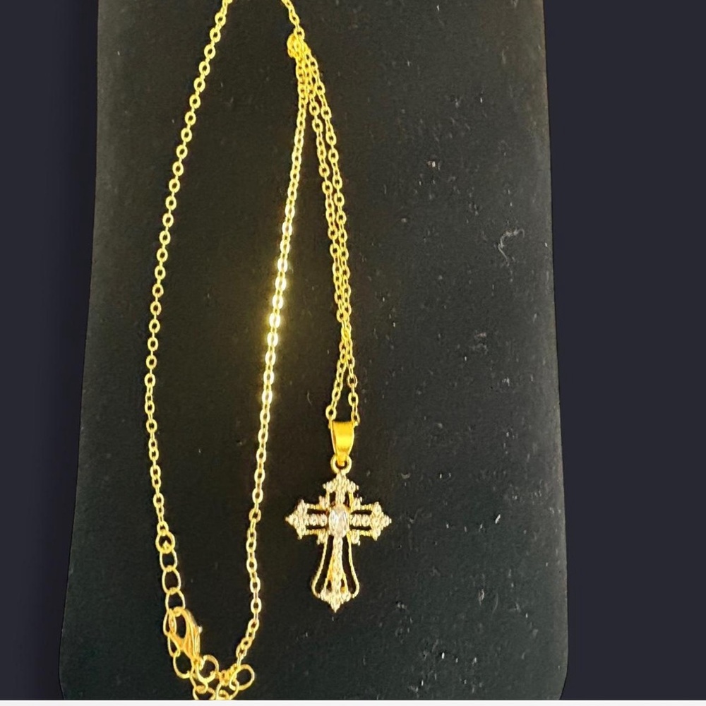 Elegant Gold color Cross Pendant Necklace - Picture 5 of 8